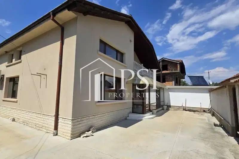 House in Plovdiv, Trud