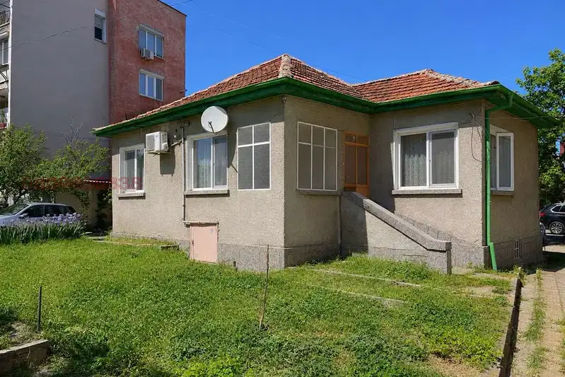House in Plovdiv, Trud