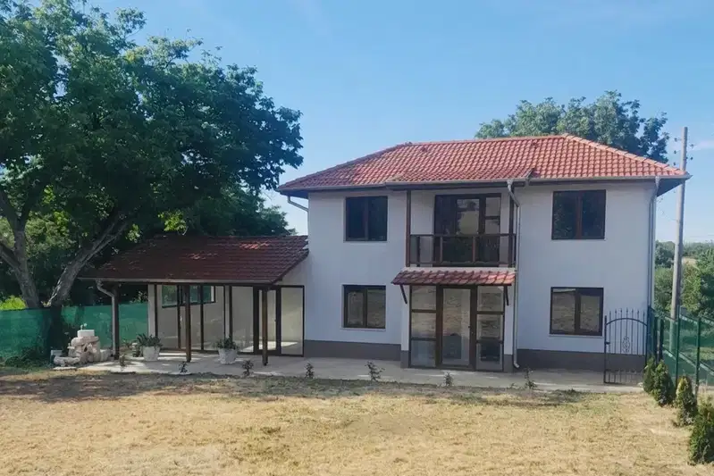 Къща в Плевен, с. Тученица