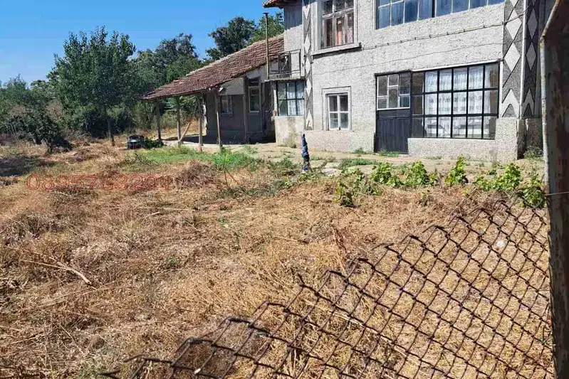 Two-storey house with yard and garage in Veselec village, Razgrad region