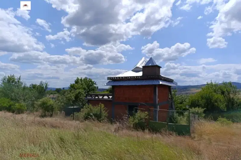 Къща с 2 стаи и тераса в с. Видрица, област Перник