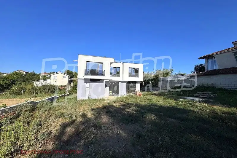 House in Varna, Yarebichna