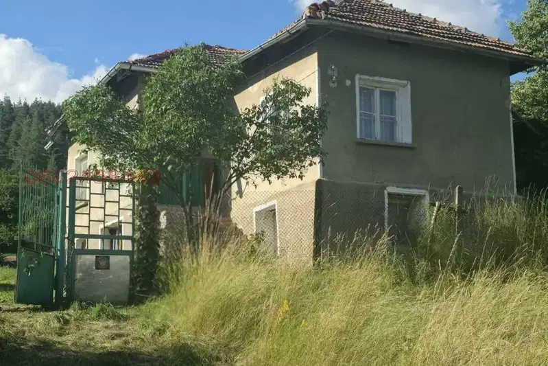 House in област София, Yarlovo