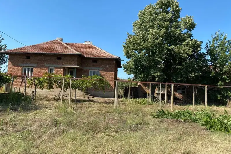 Къща в Плевен, с. Загражден