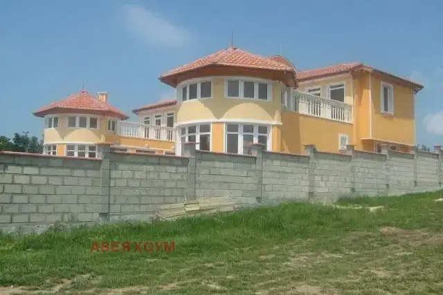 House in Varna, Zdravec