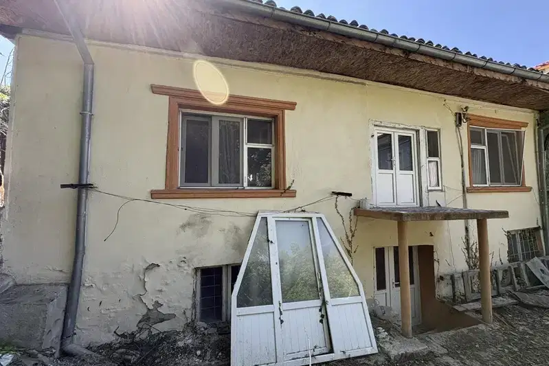 House in Shumen, Centyr