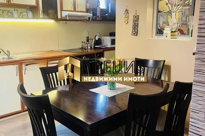 Two-storey house with yard in Voenno Uchilishte area, Shumen
