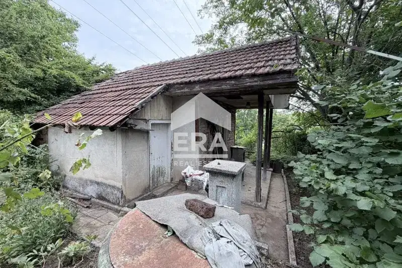 Вила с 1 стая в Силистра, тухлено строителство и голям двор