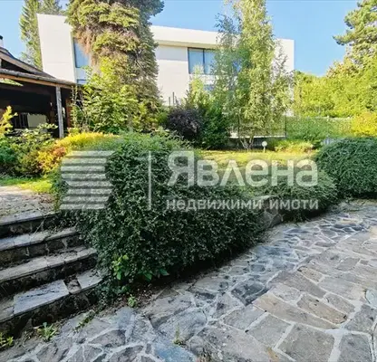 Photo 2 — House in Sofiya, Dragalevci
