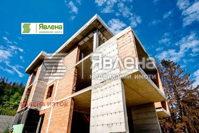 Самостоятелна къща с паркинг в Драгалевци, София