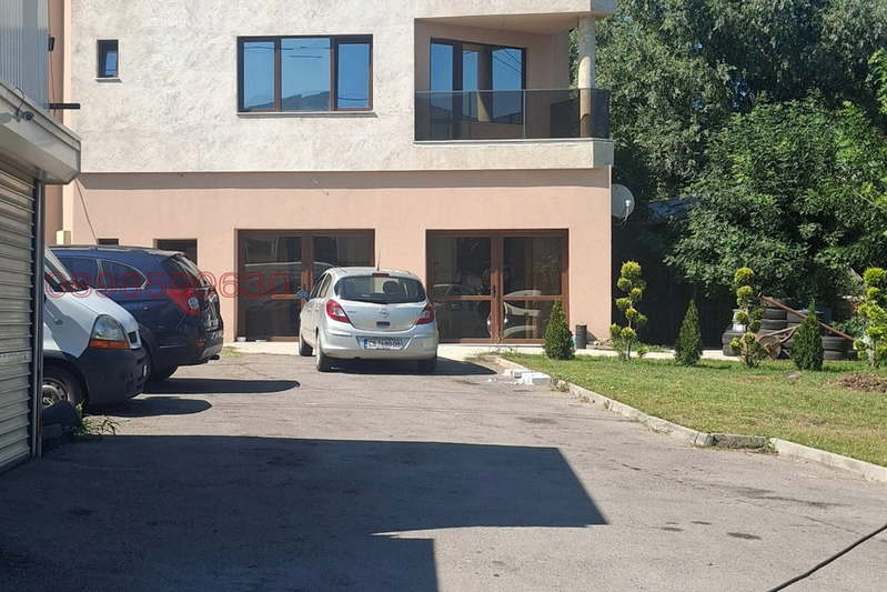 Къща в София, Горна баня