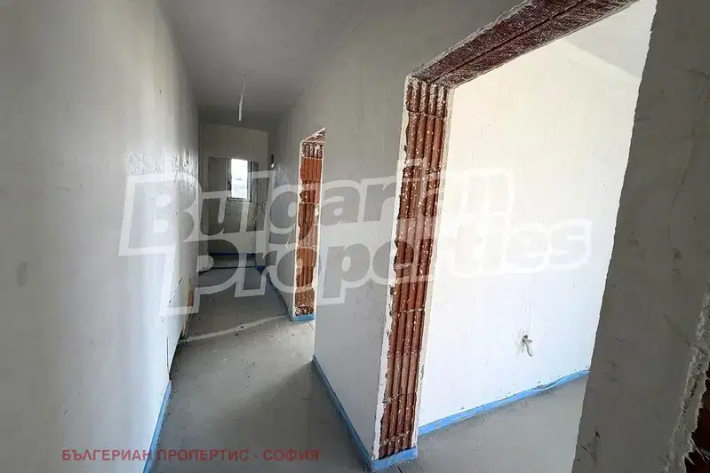 Къща с 4 спални и гараж в Горна баня, София
