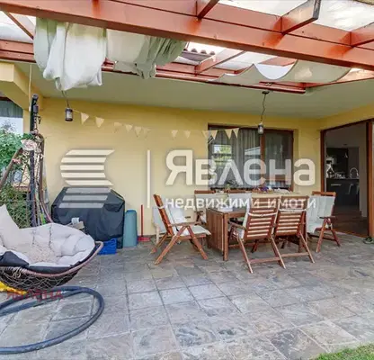 Photo 3 — Detached house with 5+ rooms in m-t Kambanite, Sofia