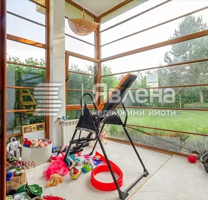 Photo 4 — Detached house with 5+ rooms in m-t Kambanite, Sofia