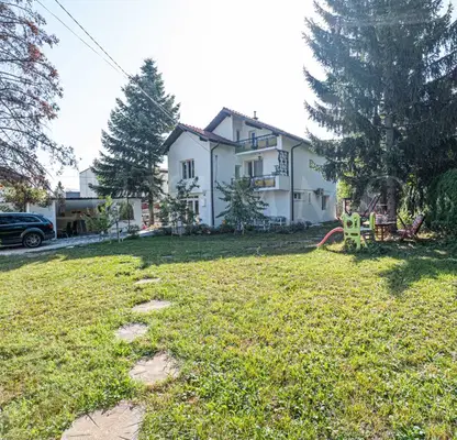 Photo 2 — Detached house with 4 rooms and large yard in Malinova dolina