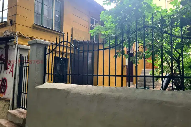 Къща в София, Оборище