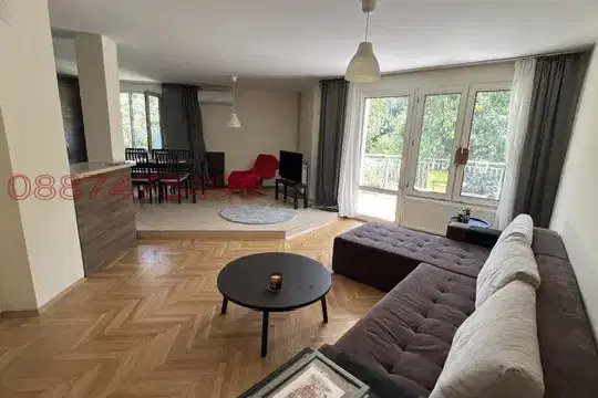 House with 5 bedrooms and yard in Simeonovo, Sofia