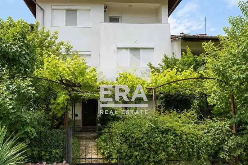 House in Veliko Tyrnovo, Strajica