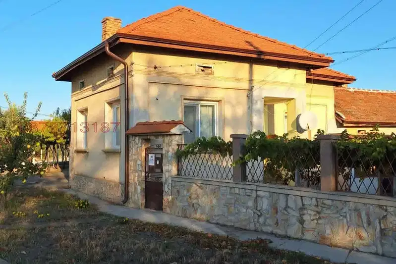 Къща в Плевен, Тръстеник