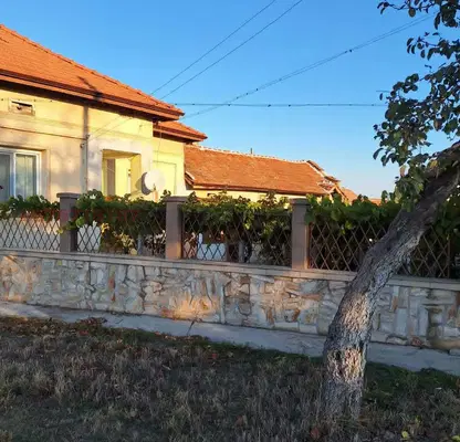 Снимка 3 — Къща в Плевен, Тръстеник