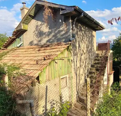 Снимка 3 — Двуетажна вила с панорамна тераса в Драката, Търговище