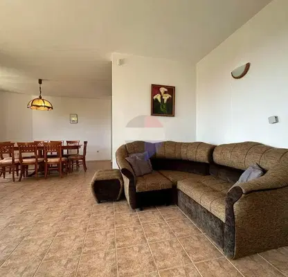 Снимка 3 — Двуетажна къща с двор и морска панорама в м-т Ален Мак, Варна