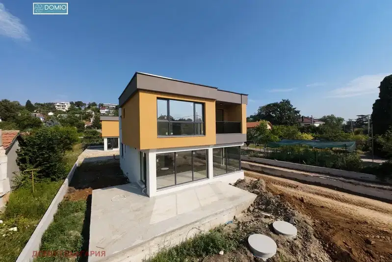 House in Varna, Manastirski Rid