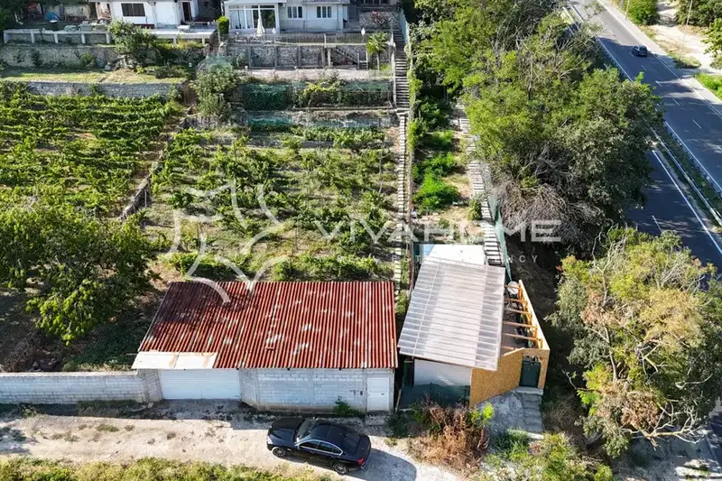Small house with plot in Manastirski Rid, Varna