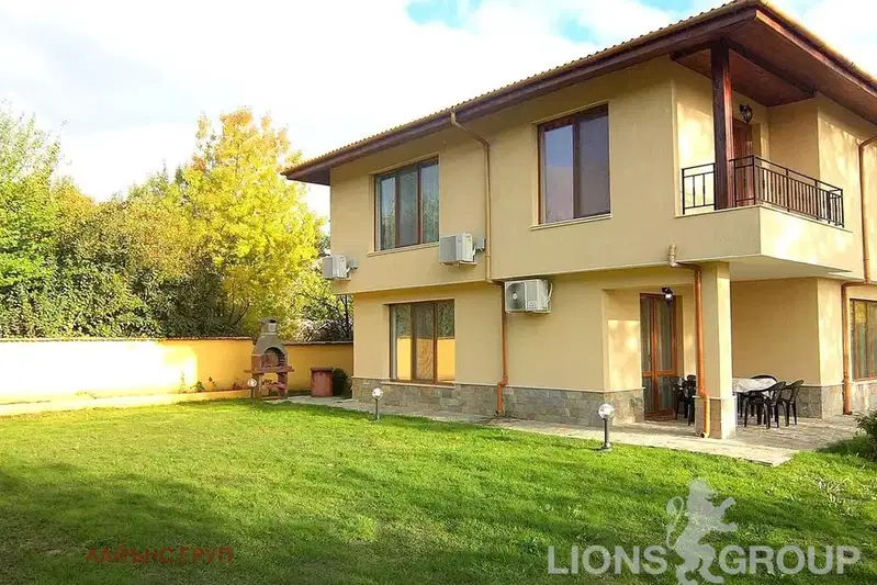 House in Varna, Manastirski Rid