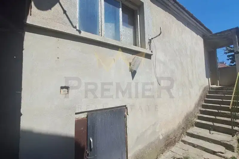 House in Varna, Troshevo