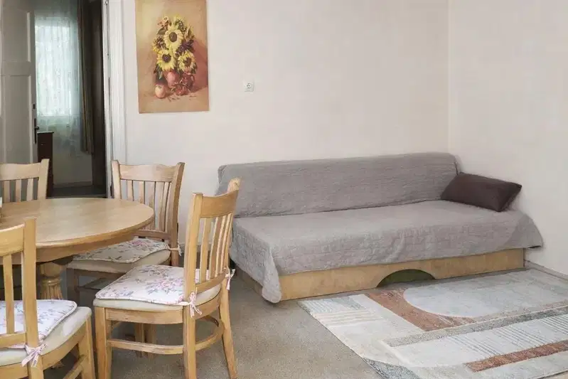 House in Varna, Zimno Kino Trakiya