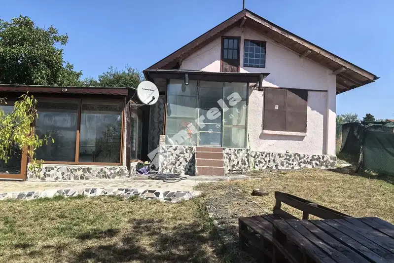 Къща с 1 спалня в Промишлена зона, Ямбол с двор