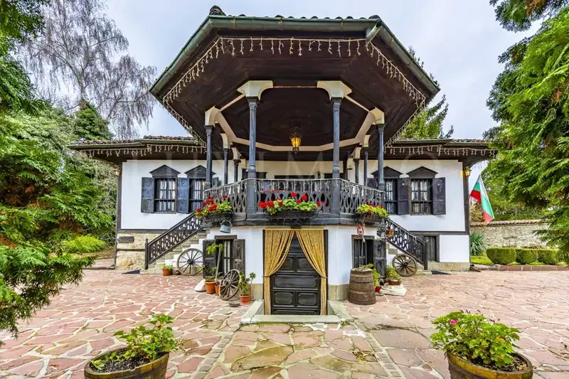 House in област София, Zlatica