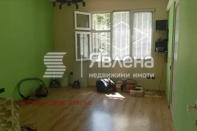 Офис в Бургас, Център