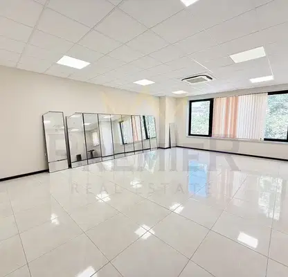 Photo 3 — Office in Dobrich, Centyr