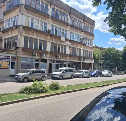 Снимка 4 — Офис в Шумен, Нови пазар