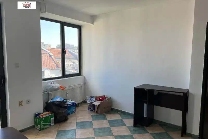 Office in Pleven, Idealen Centyr