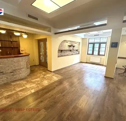 Photo 3 — Office in Ruse, Centyr