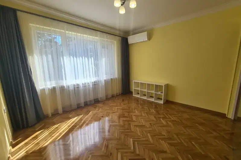 Офис в София, Център