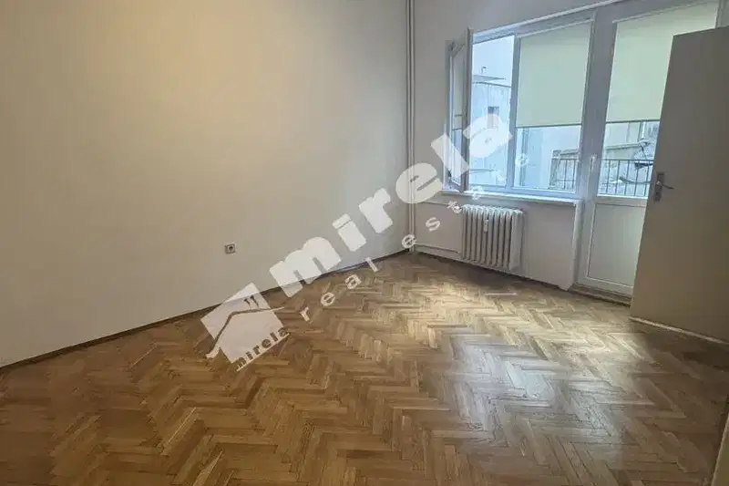 Office in Sofiya, Centyr