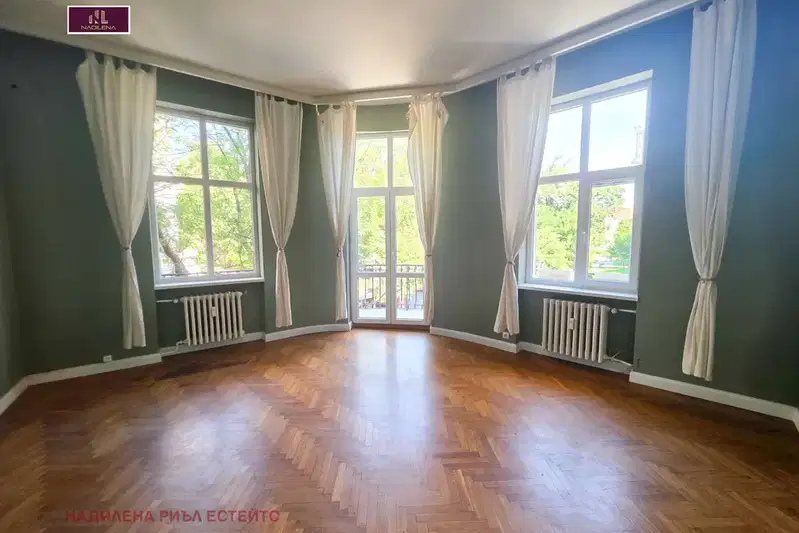 Office in Sofia, Centyr