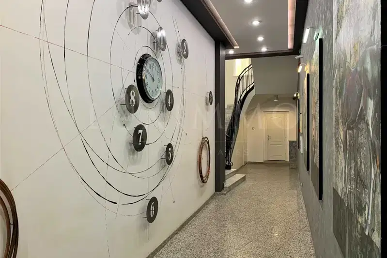 Office in Sofia, Centyr