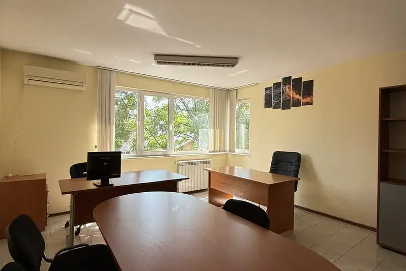 Офис в София, Център