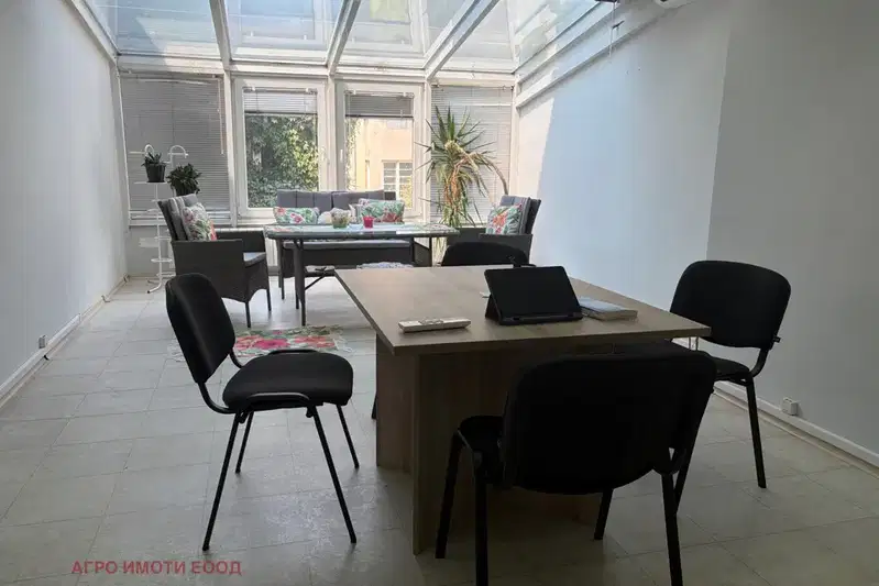 Office in Sofia, Centyr