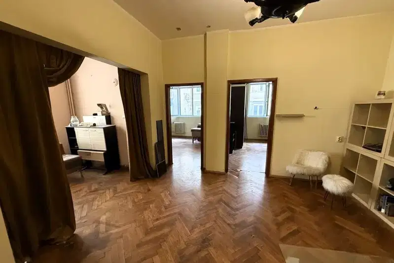 Офис в София, Център