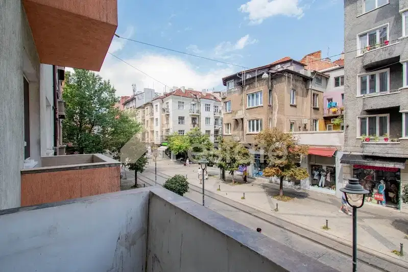Офис в София, Център