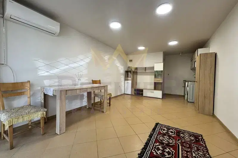 Office in Varna, Centyr