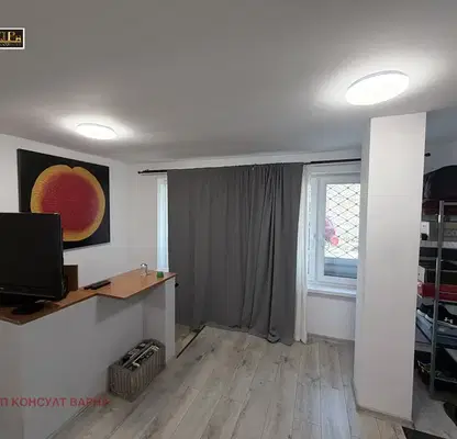 Photo 5 — Office in Varna, Kolhozen Pazar