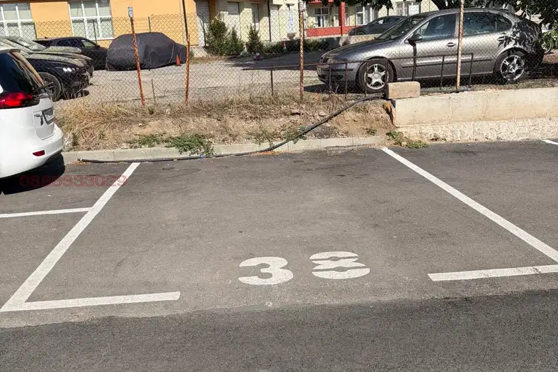 Parking Spot in Pernik, Iztok