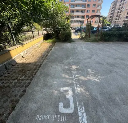 Снимка 4 — Паркомясто в Пловдив, Кючук Париж